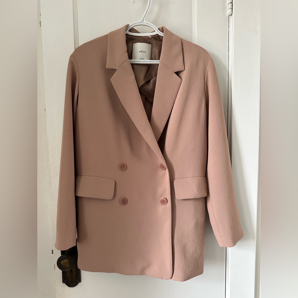 Aritzia Double-Breasted Blazer in Dusty Rose